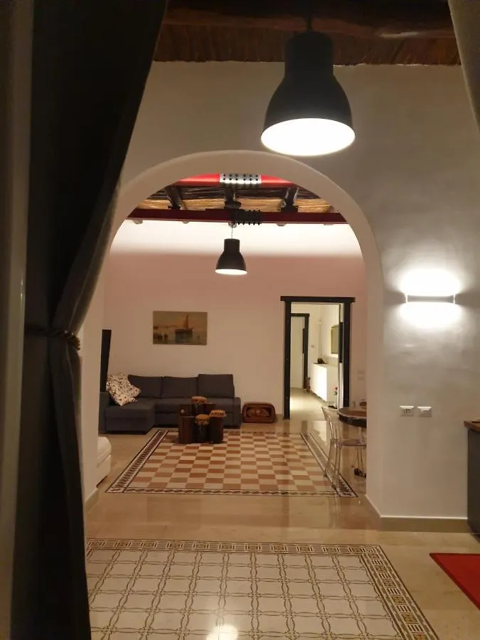 Appartamento Infrascata Cento metri dal MANN Napoli
