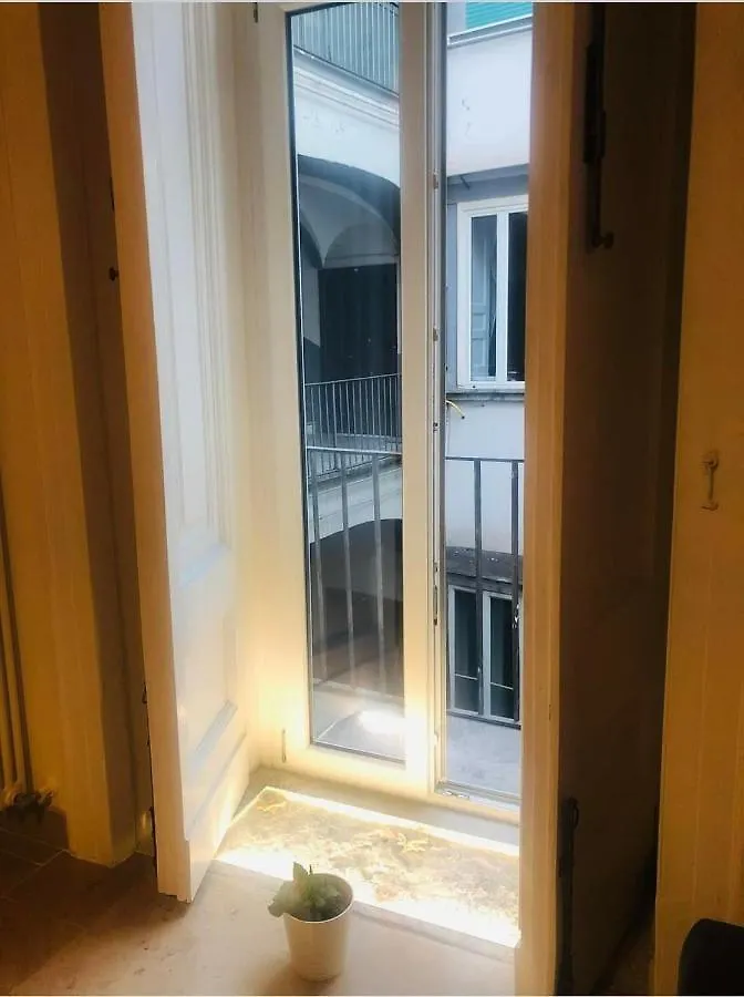 Appartamento Infrascata Cento metri dal MANN Napoli 0*,