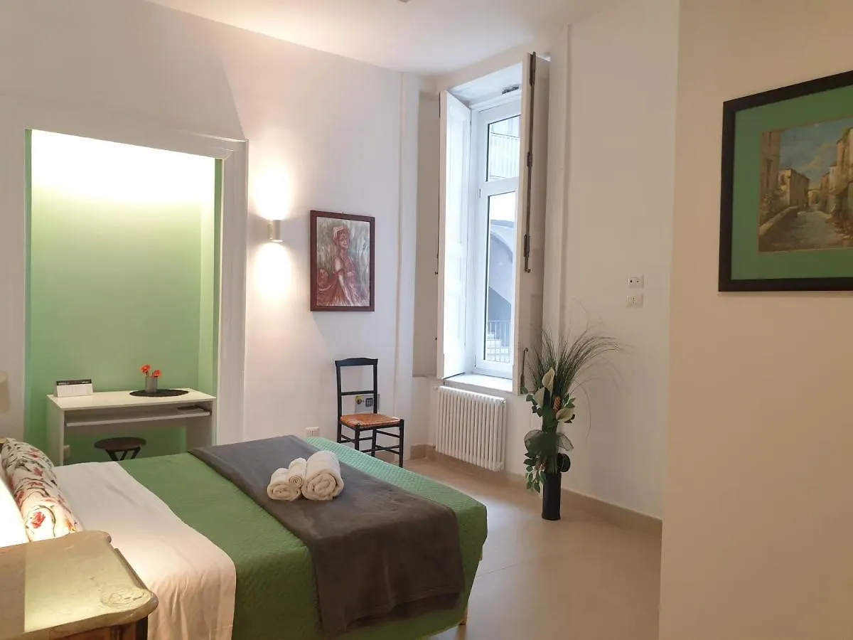 Appartamento Infrascata Cento metri dal MANN Napoli Alloggio in famiglia