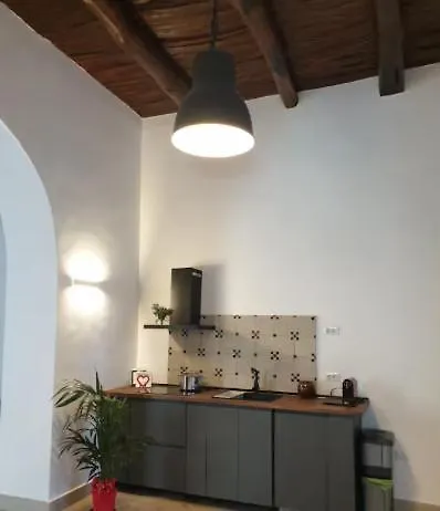 Appartamento Infrascata Cento metri dal MANN Napoli 0*,  Italia